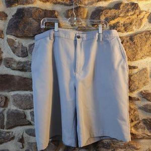 Izod Men's Golf shorts size 40